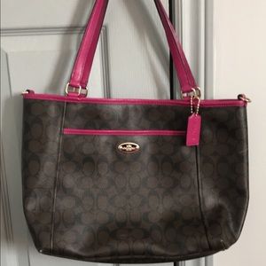 LARGE COACH SHOULDER PURSE W PINK LINING